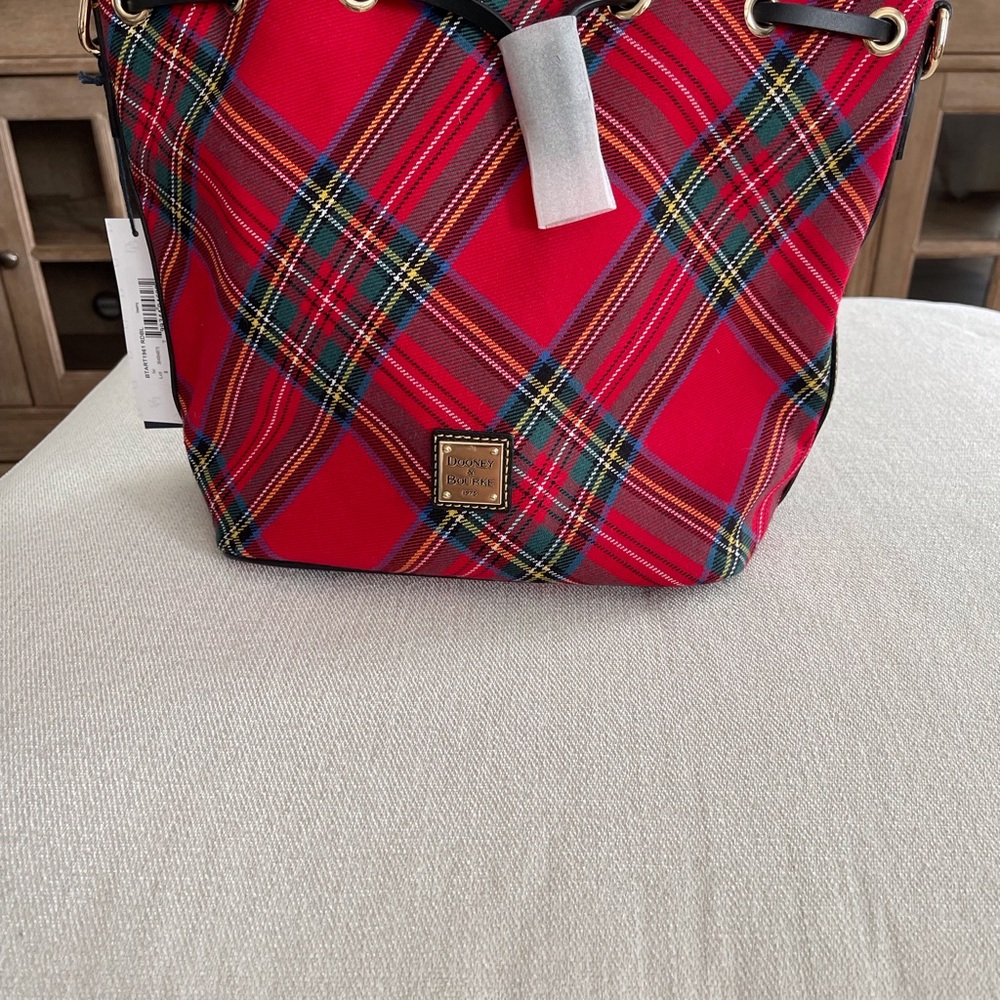 🆕 Dooney & Bourke Tartan Red Plaid Drawstring Bag “Bucket Style” Shoulder